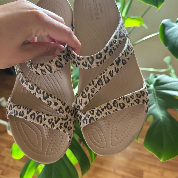 CROCS Animal Print Comfort Slides - Picture 5 of 5